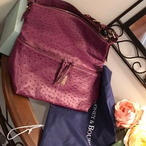 Dooney ostrich large handbag gorgeous